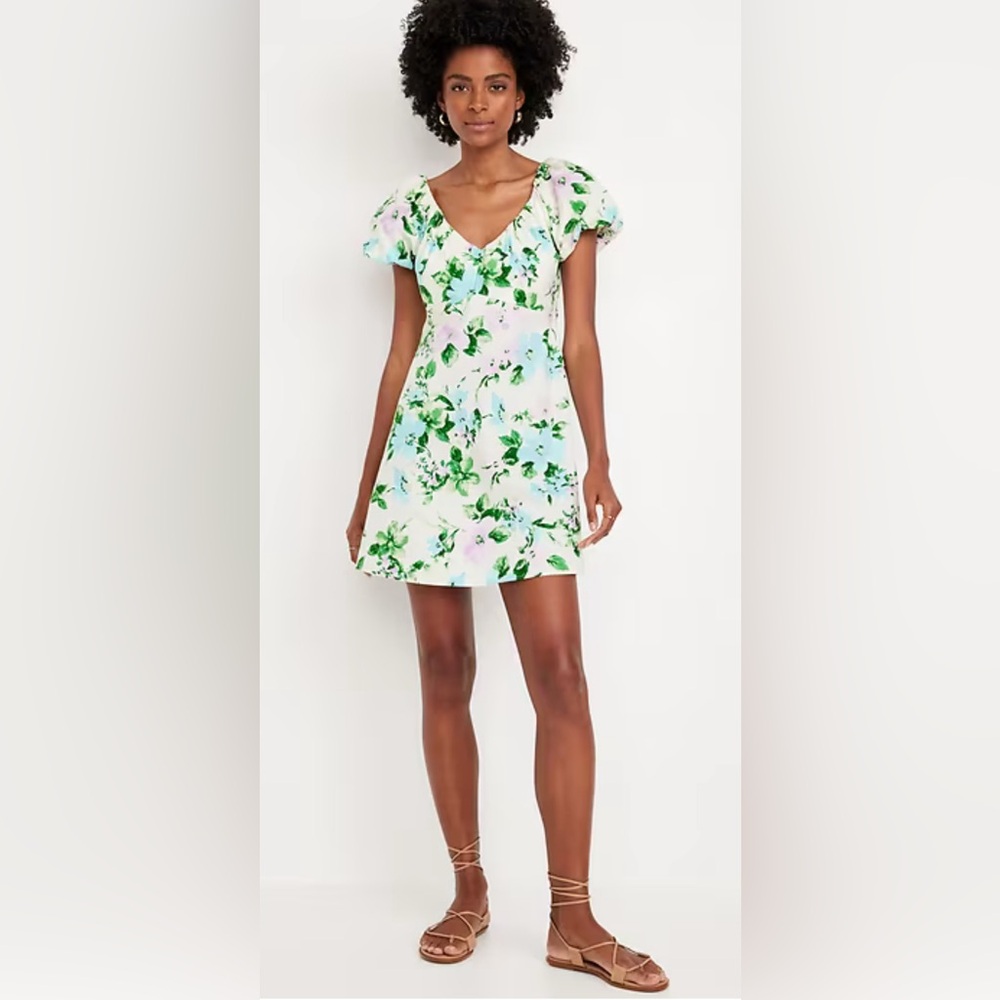NWT Puff Sleeves Floral Dress